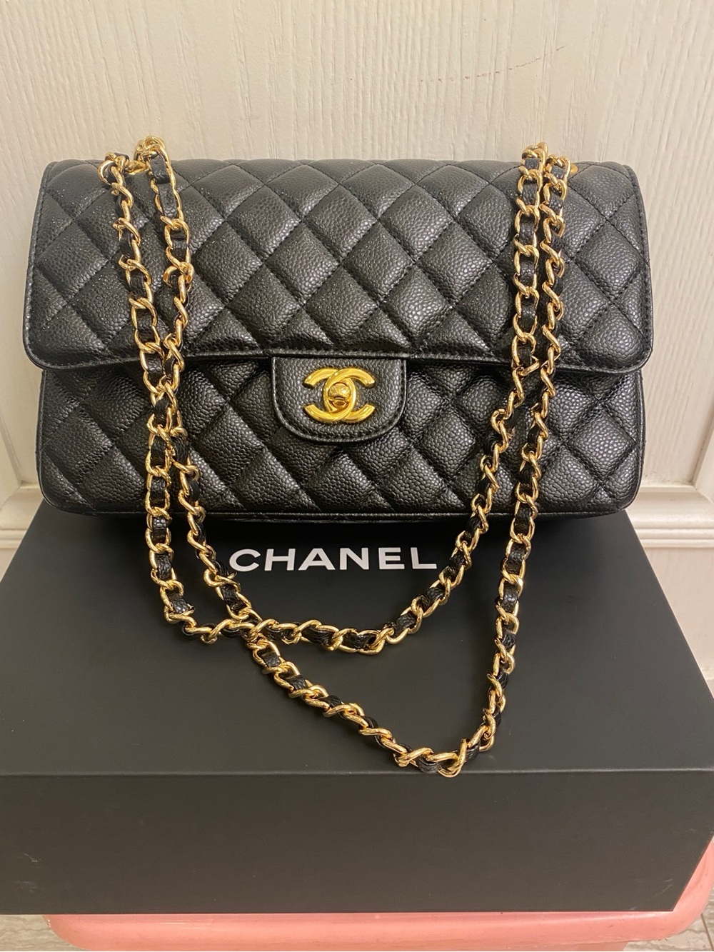 CHANEL Black Quilted Shoulder Bag with Gold Chain